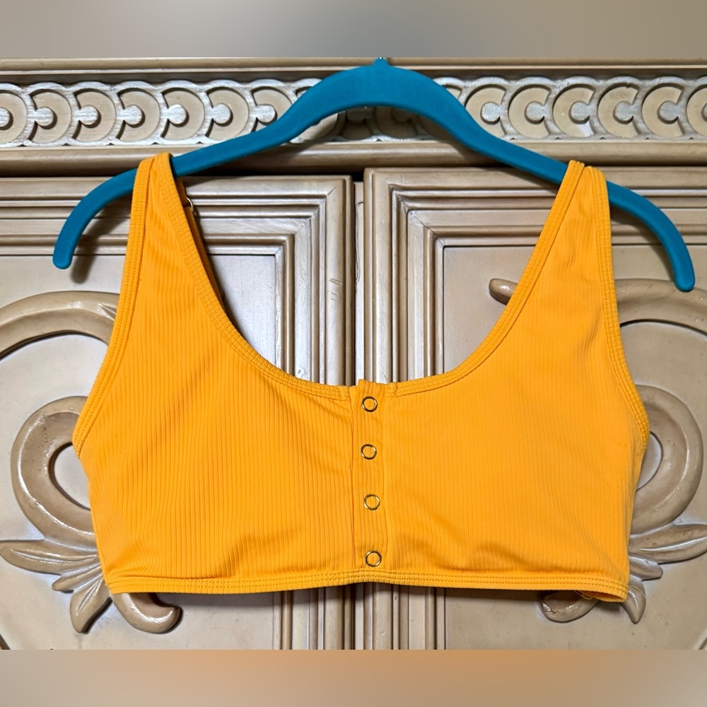 So Yellow Ribbed Snap-Front Crop Tank Top - guc sz M padded